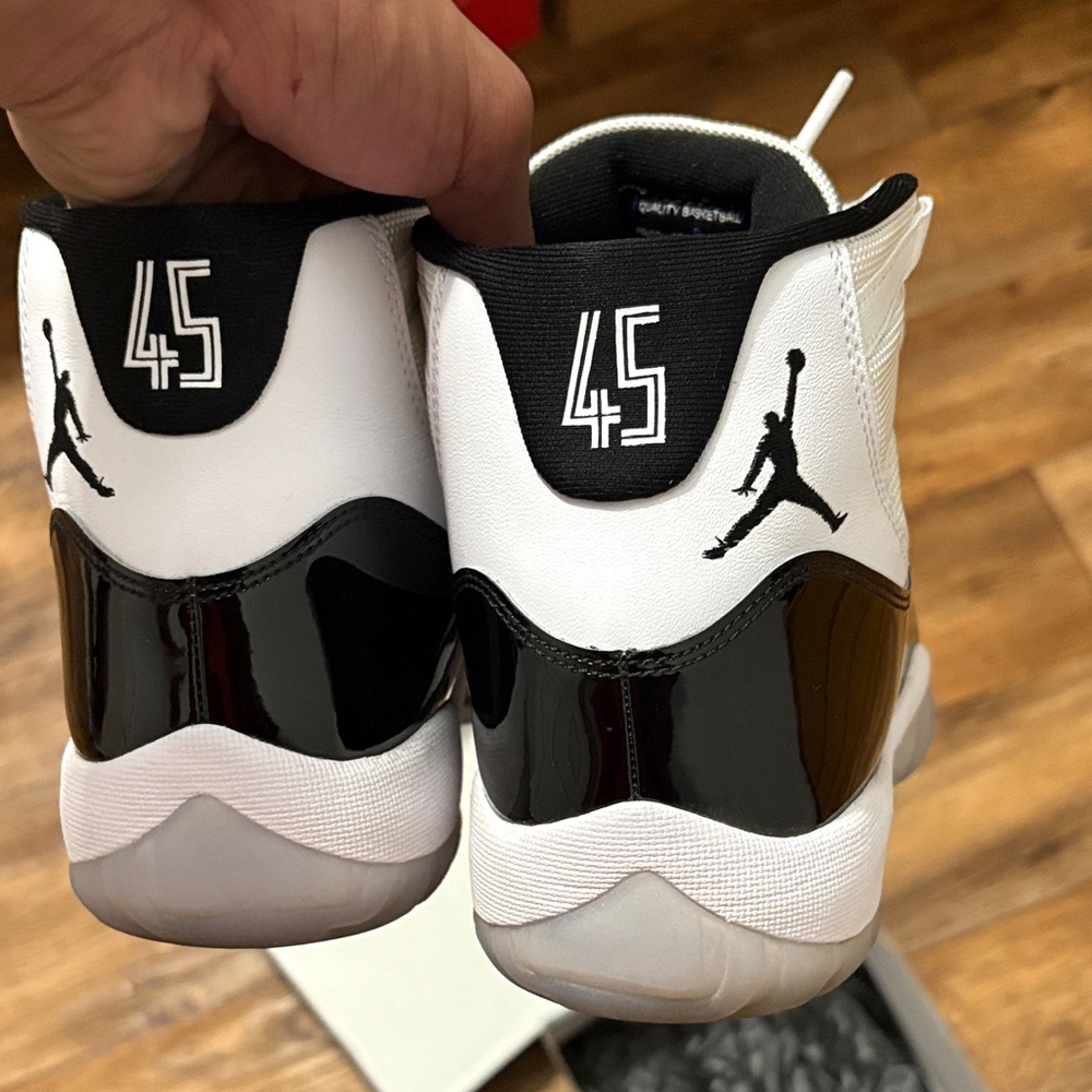 Nike Air Jordan 11 Retro Box in Black and White - Picture 9 of 11